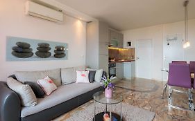 Panoramic City Apartment